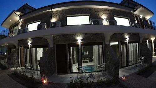 Hostal Stone Suites