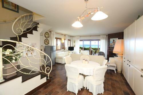 Villa Mare Blu - Beachfront, Panoramic View, Garden