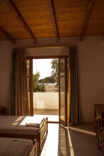Hostal Preveli Crete - Dionysos Tavern & Rooms