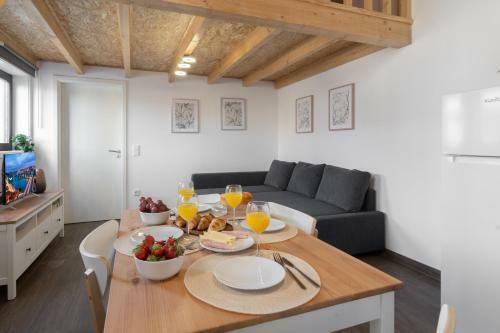 Stylish Duplex House - Terrace & River View