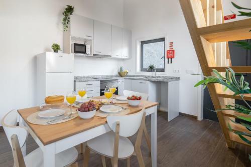 Stylish Duplex House - Terrace & River View