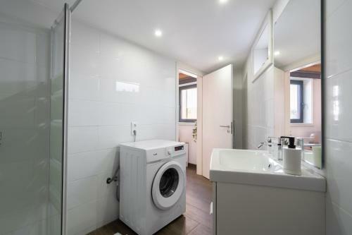 Stylish Duplex House - Terrace & River View