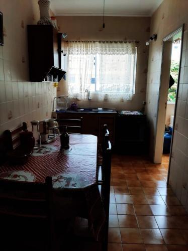 Apartamento Pequeno Com Varanda Praia Grande