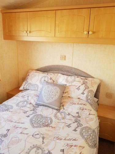 3 Bedroom Sleeps 6 On Coral Beach