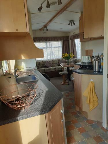 2 Bedroom Caravan Near Ingoldmells Beach