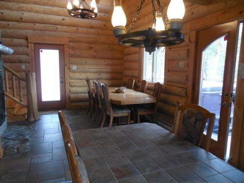 Chalets & Appartements Au Chant De La Rivi�re