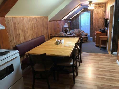 Chalets & Appartements Au Chant De La Rivi�re
