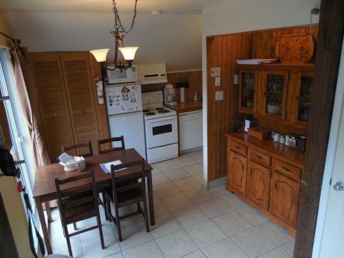 Chalets & Appartements Au Chant De La Rivi�re