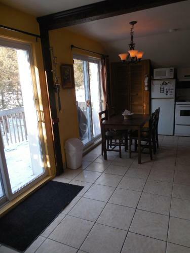 Chalets & Appartements Au Chant De La Rivi�re