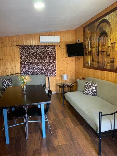 Hostal - Bungalows Camping C�ceres