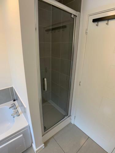 2 Bed House Waterside Luxury Living, Central Area