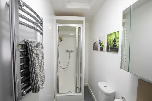 Studio Apartments By Lyter Living Serviced Accommodation With Desks & Wifi