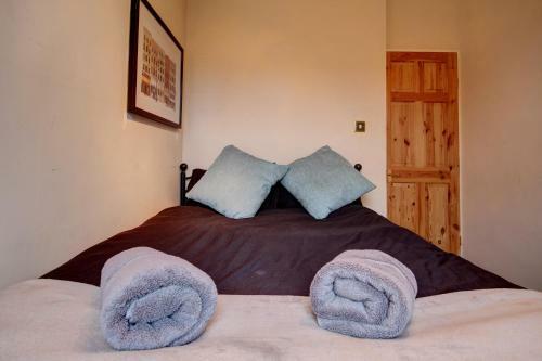 Merton House - Entire Modern City Centre Home