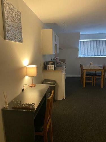 Large Apartment In City Centre With Parking!