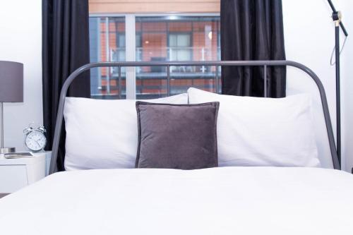 Double Bed + Private Bathroom In Manchester City Centre.