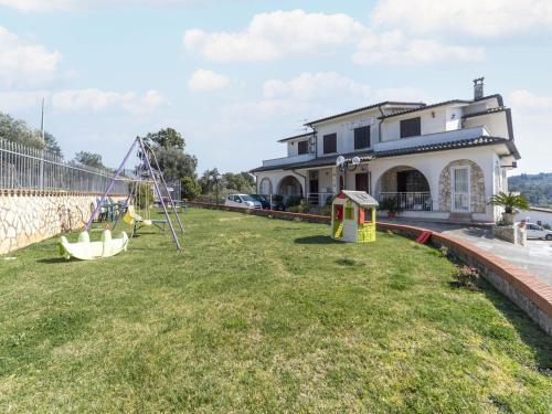 Tasteful Holiday Home In Priverno With Garden