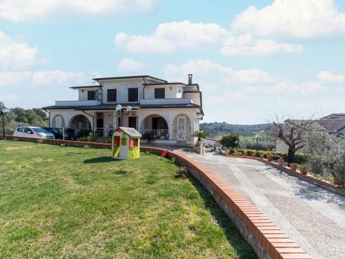 Pleasant Holiday Home In Priverno With Swimming Pool
