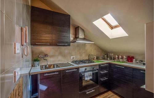 Nice Home In Rapagnano With 2 Bedrooms