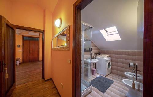 Nice Home In Rapagnano With 2 Bedrooms