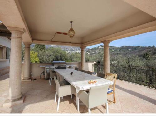 Beautiful Villa In Grasse Chateauneuf With Private Pool