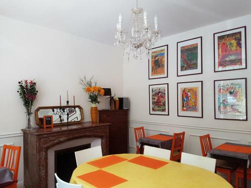 Hotel H�tel Des Po�tes Avec Garage Priv�