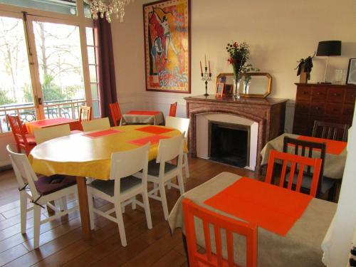 Hotel H�tel Des Po�tes Avec Garage Priv�