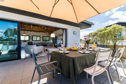Tropical Keyweek Beautiful Architect Villa With Swimming Pool In Bidart