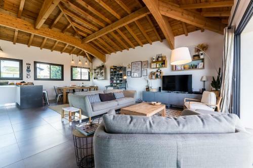 Tropical Keyweek Beautiful Architect Villa With Swimming Pool In Bidart