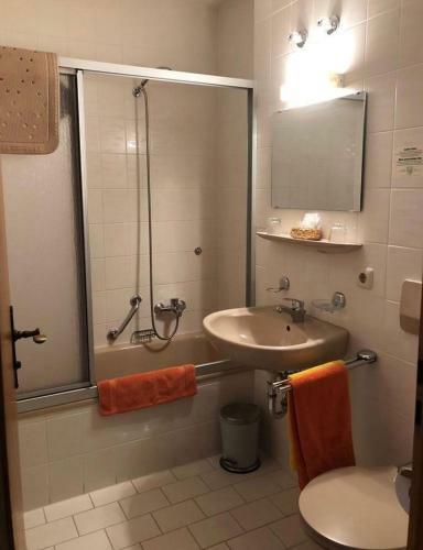 Hostal G�stehaus Bauer Am Golfplatz