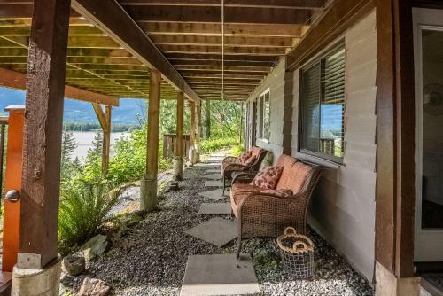The Fraser River's Edge B&B Lodge