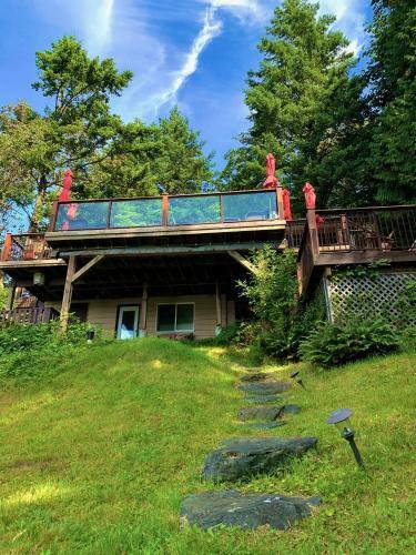 The Fraser River's Edge B&B Lodge