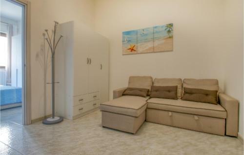Nice Apartment In Lido Adriano With 4 Bedrooms