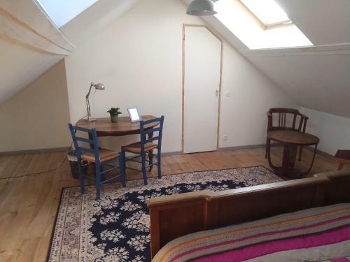 La Chambre Tout L�-haut