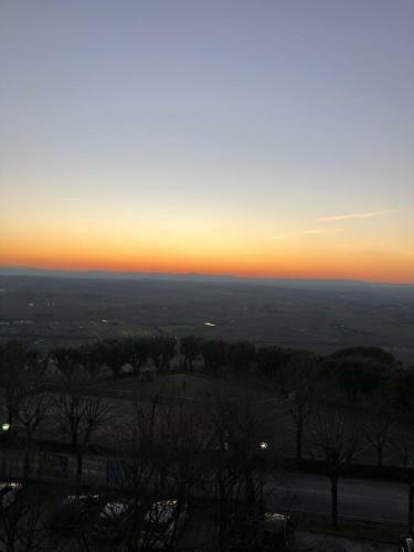 Cortona: Uno Sguardo Sull'infinito