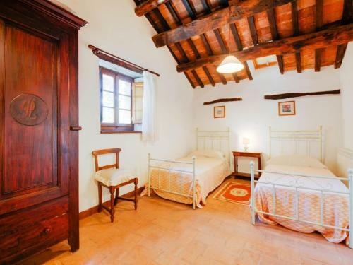Rustic Farmhouse In Cortona With Private Garden