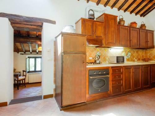 Rustic Farmhouse In Cortona With Private Garden