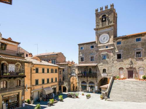 Rustic Farmhouse In Cortona With Private Garden