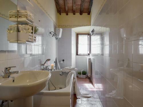 Lovely Villa In Cortona With Swimming Pool