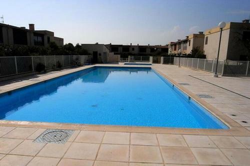 Apartamento Beau Studio Dans R�sidence Priv�e, Piscine, Mer