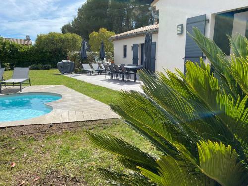 Belle Villa Avec Piscine - Clim - 8 Personnes
