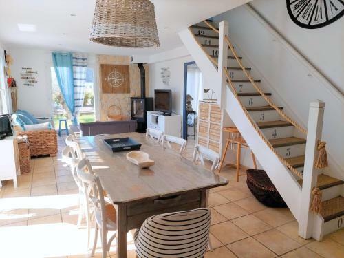 Holiday Home With Jacuzzi Close To The Beach