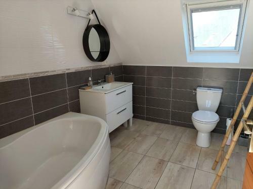 Holiday Home With Jacuzzi Close To The Beach