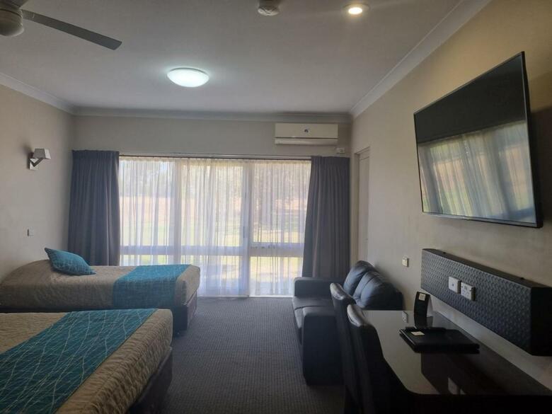 Australian Homestead Motor Lodge