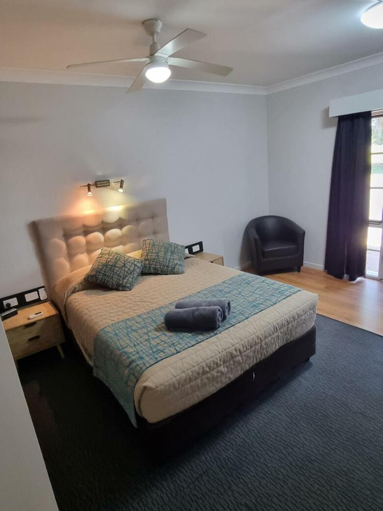 Australian Homestead Motor Lodge