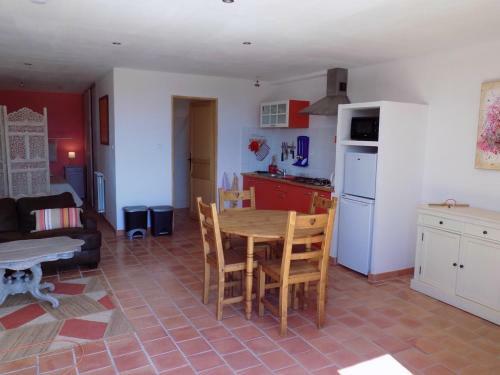 Apartamento Studio Avec Jardin Clos Et Wifi A Puimoisson
