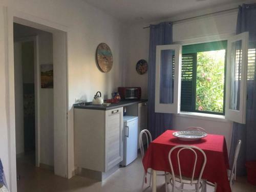 Holiday Home A Stones Throw From The Sea