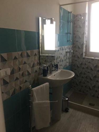 Holiday Home A Stones Throw From The Sea