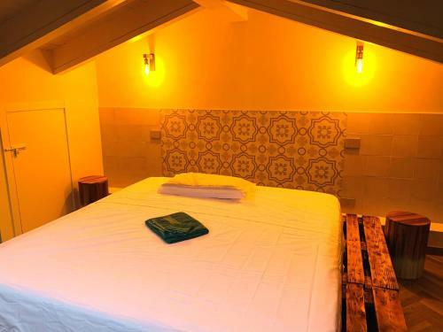 Charming Attic Apartment With Spacious Balcony & Swimming Pool