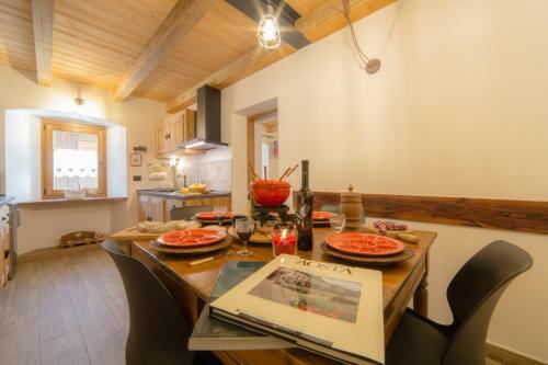 Maison Julie-lungo La Via Francigena