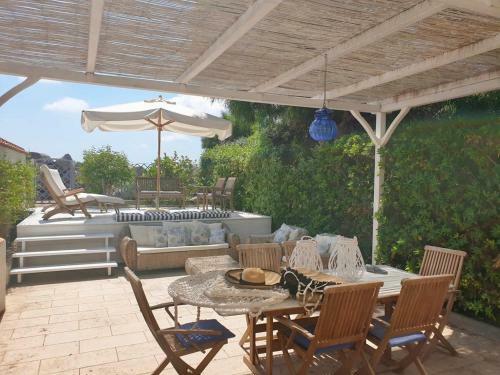 Casa Vista Mare Su Tre Piani Con Giardino